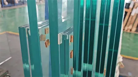 زجاج رقائقي SGP